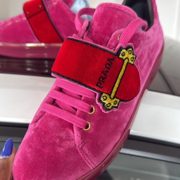 Prada Sneaker - Picture 3 of 5